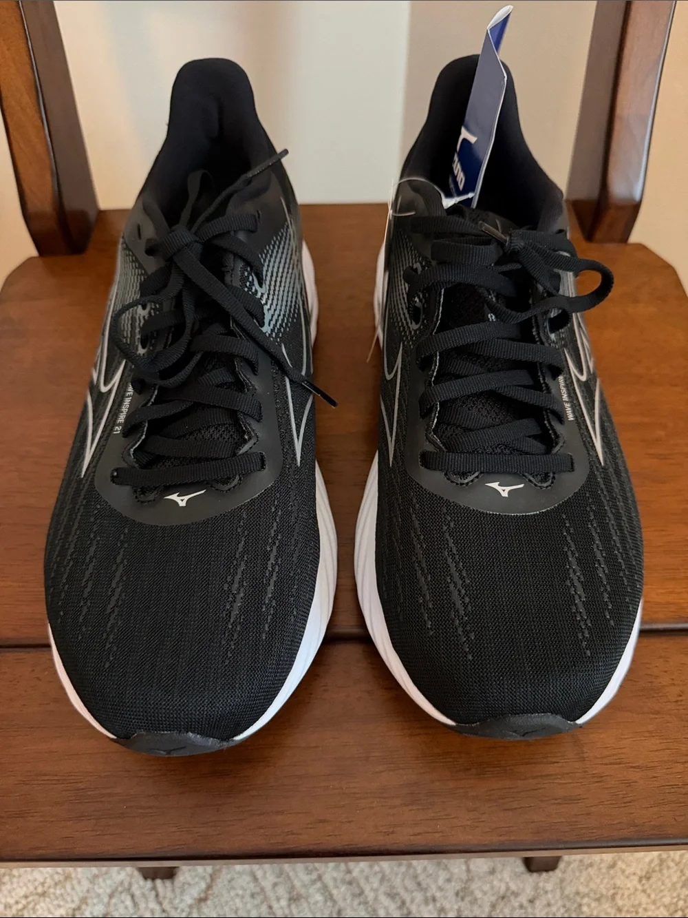 Mizuno Black Running Shoes with White Midsole